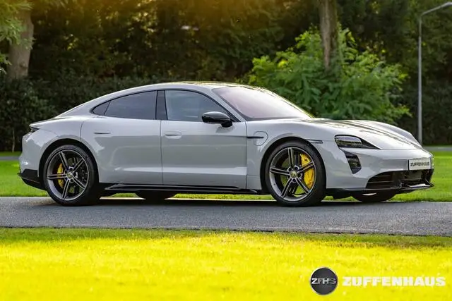 Photo 1 : Porsche Taycan 2021 Electric