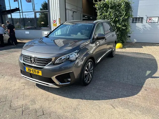 Photo 1 : Peugeot 5008 2019 Petrol