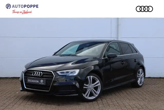 Photo 1 : Audi A3 2019 Petrol