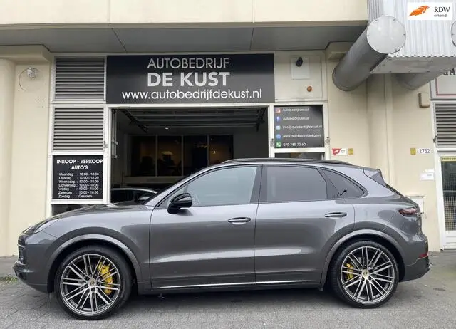 Photo 1 : Porsche Cayenne 2019 Essence