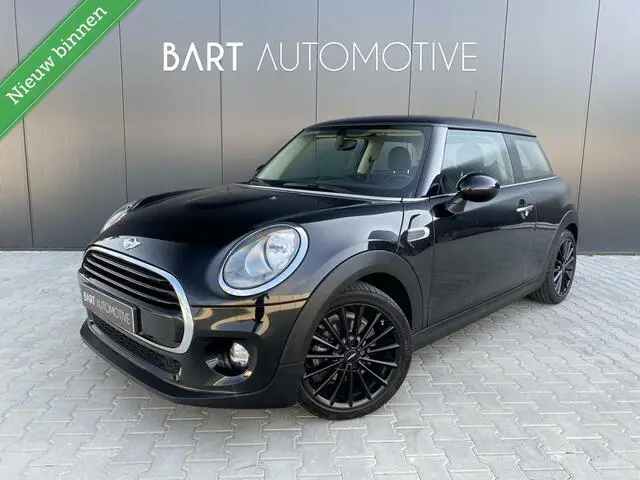 Photo 1 : Mini Cooper 2018 Petrol