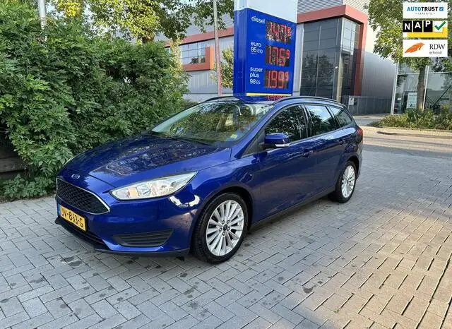 Photo 1 : Ford Focus 2016 Petrol