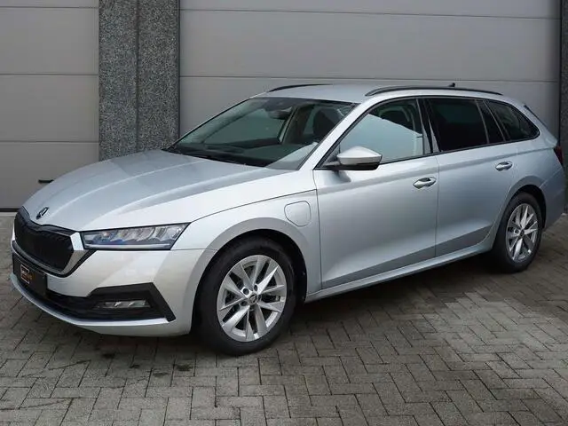 Photo 1 : Skoda Octavia 2022 Non renseigné