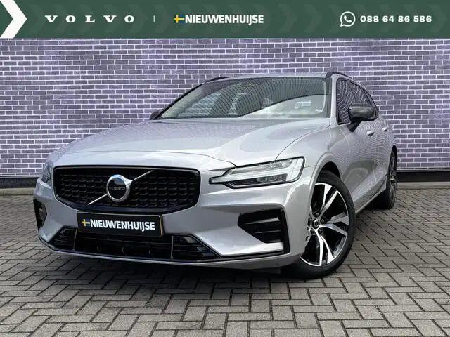 Photo 1 : Volvo V60 2024 Essence