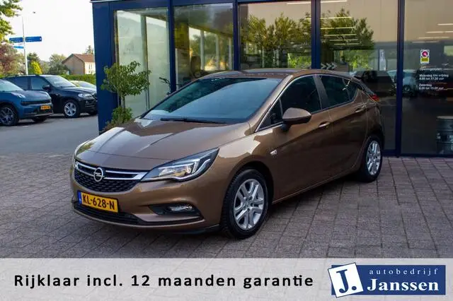 Photo 1 : Opel Astra 2016 Essence