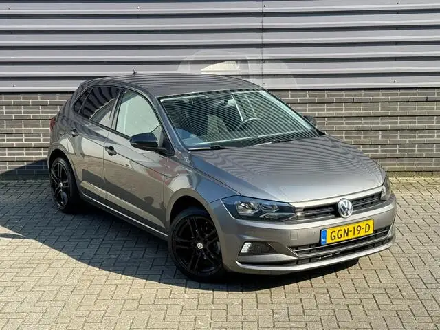 Photo 1 : Volkswagen Polo 2018 Petrol