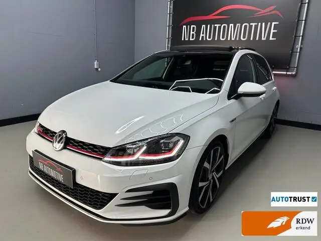 Photo 1 : Volkswagen Golf 2019 Petrol