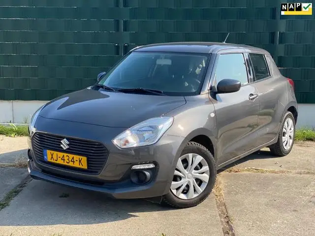 Photo 1 : Suzuki Swift 2019 Petrol