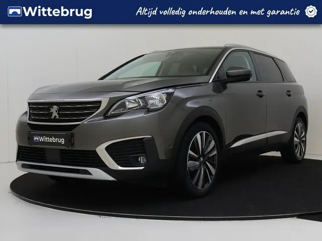 Photo 1 : Peugeot 5008 2019 Essence