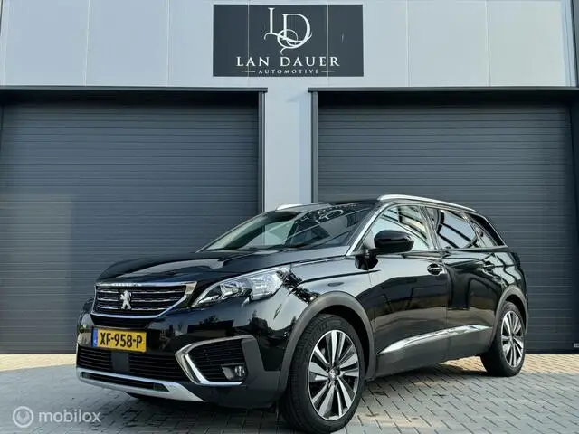 Photo 1 : Peugeot 5008 2019 Essence