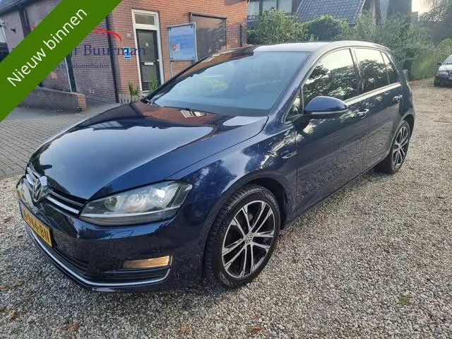 Photo 1 : Volkswagen Golf 2015 Petrol