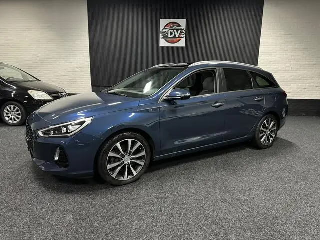 Photo 1 : Hyundai I30 2017 Petrol