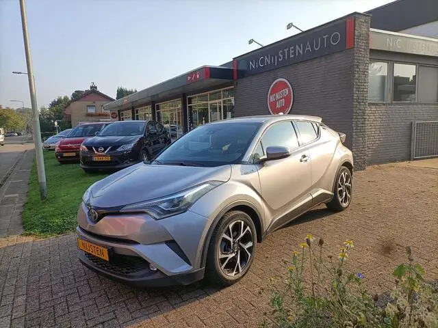 Photo 1 : Toyota C-hr 2018 Hybrid