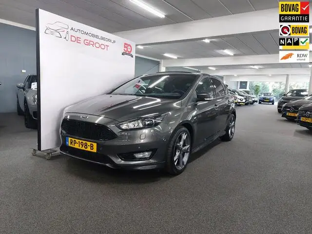 Photo 1 : Ford Focus 2018 Essence