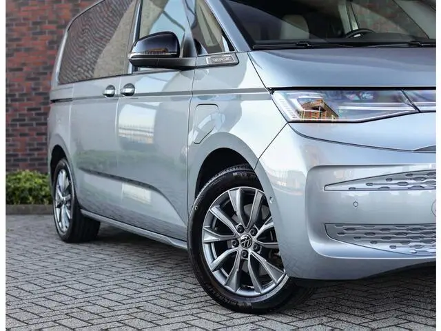 Photo 1 : Volkswagen Multivan 2022 Hybrid