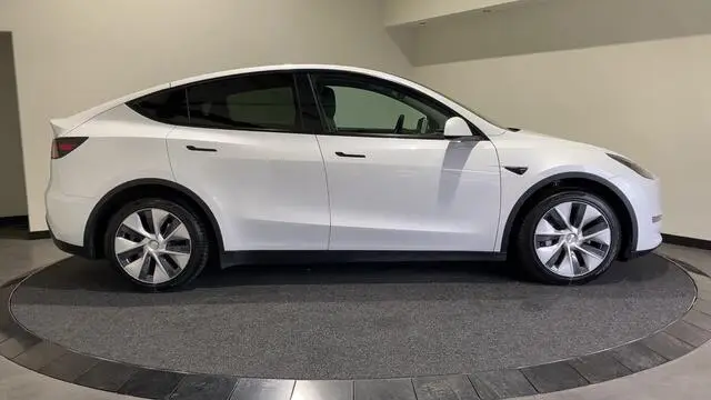 Photo 1 : Tesla Model Y 2022 Electric