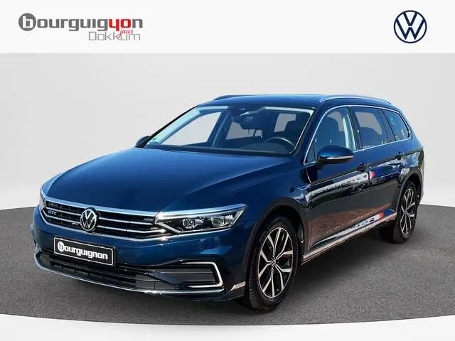 Photo 1 : Volkswagen Passat 2021 Hybrid