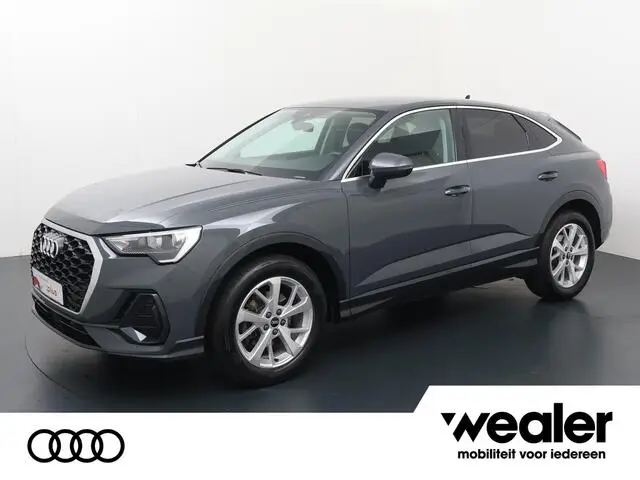 Photo 1 : Audi Q3 2021 Petrol