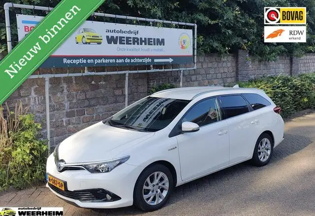 Photo 1 : Toyota Auris 2016 Hybrid