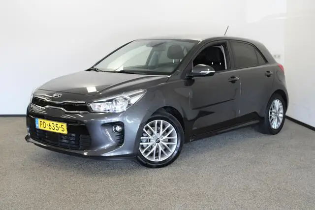 Photo 1 : Kia Rio 2017 Petrol