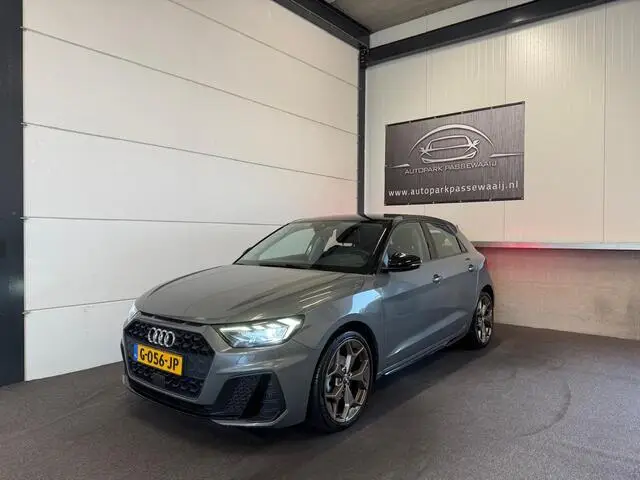 Photo 1 : Audi A1 2019 Essence