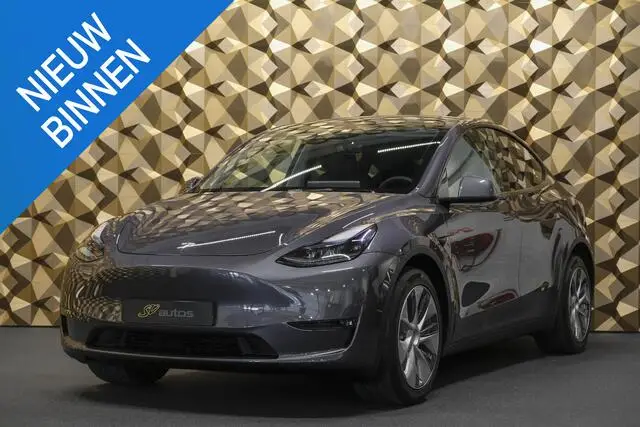 Photo 1 : Tesla Model Y 2021 Électrique