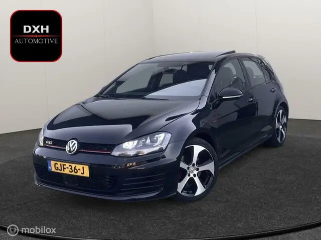 Photo 1 : Volkswagen Golf 2015 Petrol