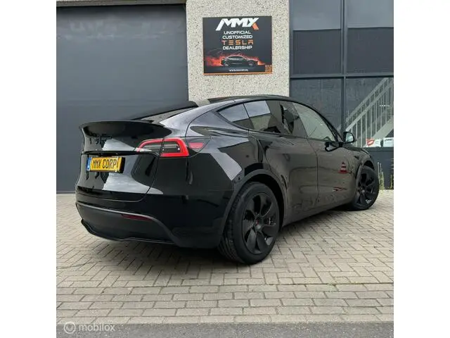 Photo 1 : Tesla Model Y 2023 Electric