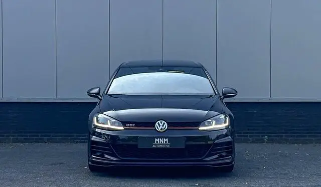 Photo 1 : Volkswagen Golf 2019 Petrol