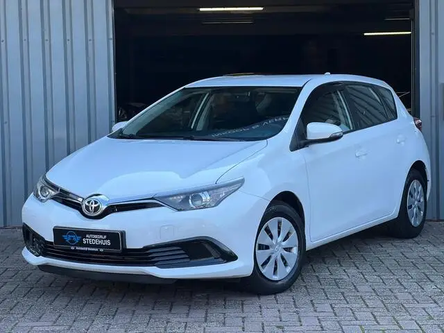 Photo 1 : Toyota Auris 2016 Petrol