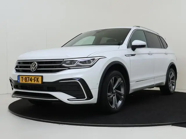 Photo 1 : Volkswagen Tiguan 2023 Petrol