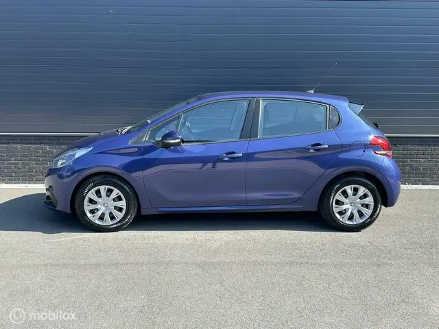 Photo 1 : Peugeot 208 2017 Petrol