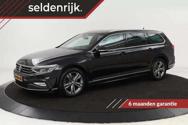 Photo 1 : Volkswagen Passat 2020 Petrol