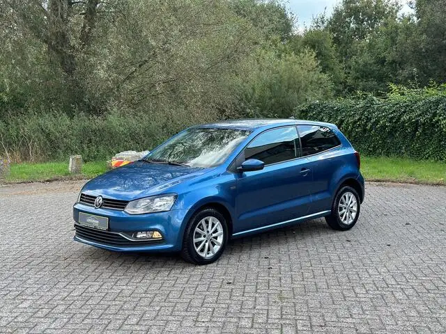 Photo 1 : Volkswagen Polo 2015 Petrol