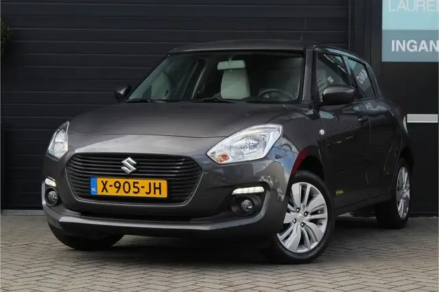 Photo 1 : Suzuki Swift 2020 Petrol