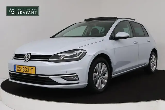 Photo 1 : Volkswagen Golf 2019 Petrol