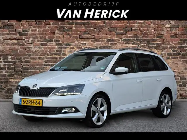 Photo 1 : Skoda Fabia 2015 Petrol