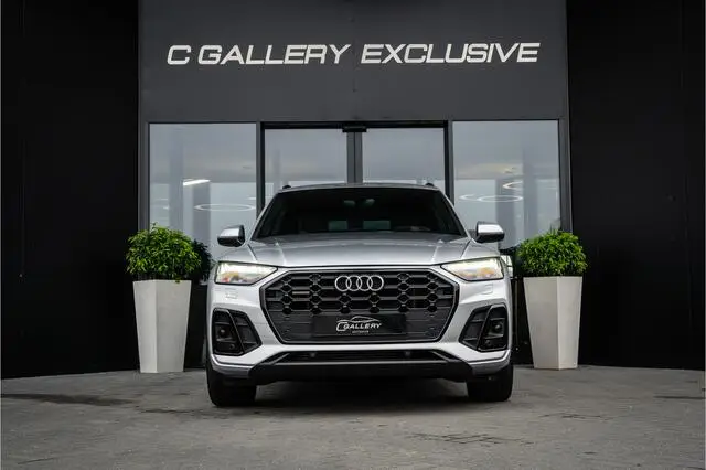 Photo 1 : Audi Q5 2021 Hybride