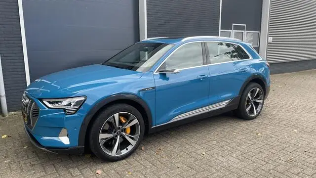 Photo 1 : Audi E-tron 2018 Électrique