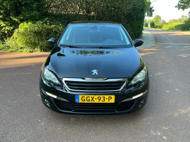 Photo 1 : Peugeot 308 2015 Petrol