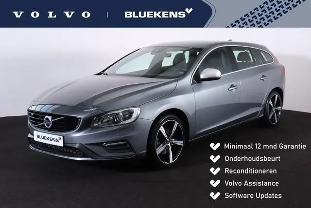 Photo 1 : Volvo V60 2018 Essence