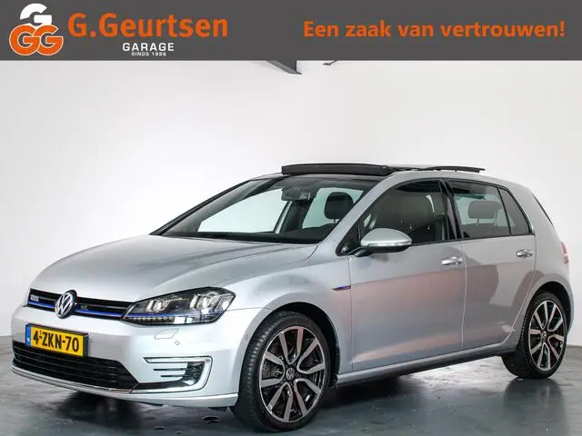 Photo 1 : Volkswagen Golf 2015 Hybrid