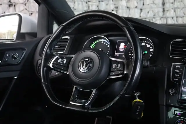 Photo 1 : Volkswagen Golf 2015 Hybrid