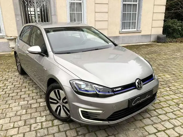 Photo 1 : Volkswagen Golf 2019 Electric