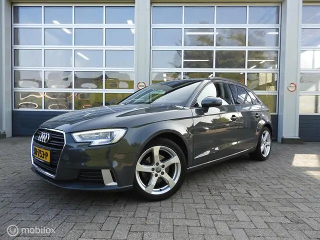 Photo 1 : Audi A3 2017 Petrol