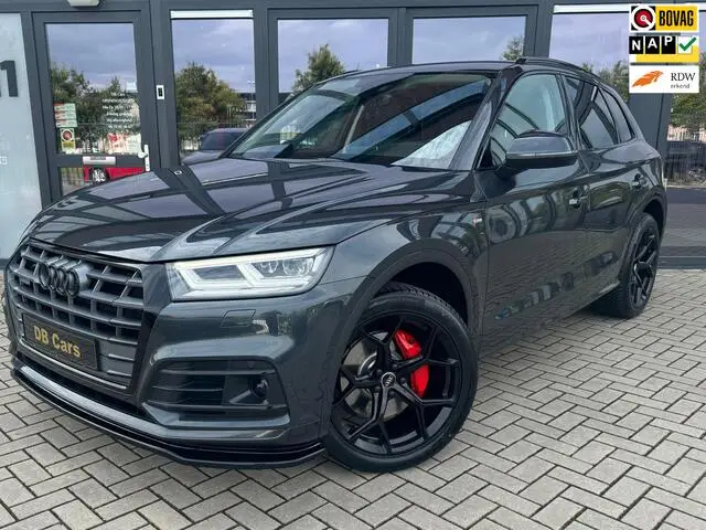 Photo 1 : Audi Q5 2020 Hybride