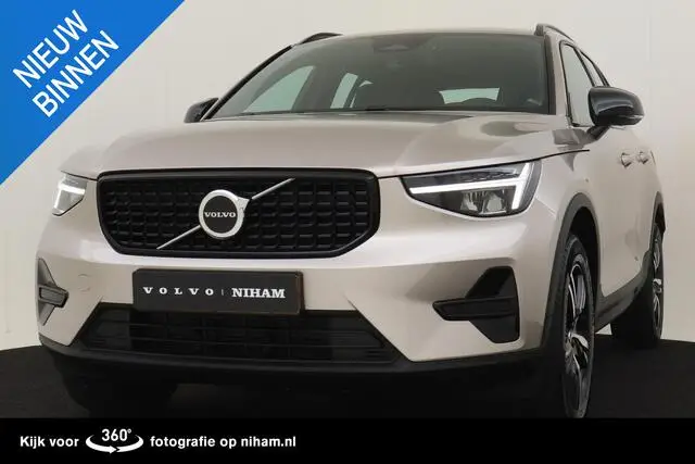 Photo 1 : Volvo Xc40 2024 Hybride