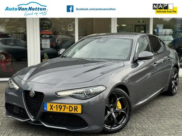 Photo 1 : Alfa Romeo Giulia 2017 Petrol