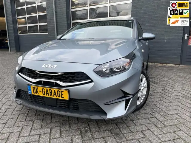 Photo 1 : Kia Ceed 2022 Essence