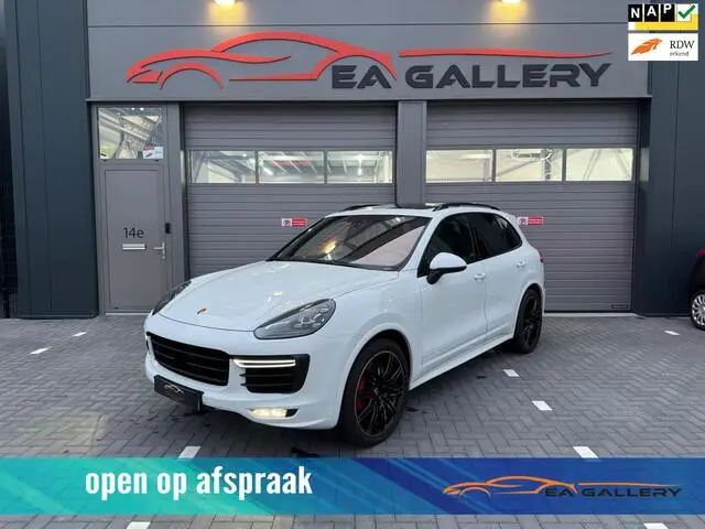 Photo 1 : Porsche Cayenne 2015 Petrol